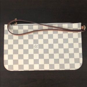 Louis Vuitton Neverfull Wristlet